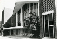Harrington Auditorium Exterior 缩图